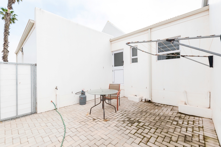 3 Bedroom Property for Sale in Lampiesbaai Western Cape